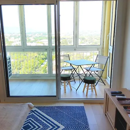 公寓 Bright Of 27 M2 With Balcony